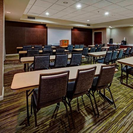 Courtyard By Marriott Alexandria Hotel Екстериор снимка