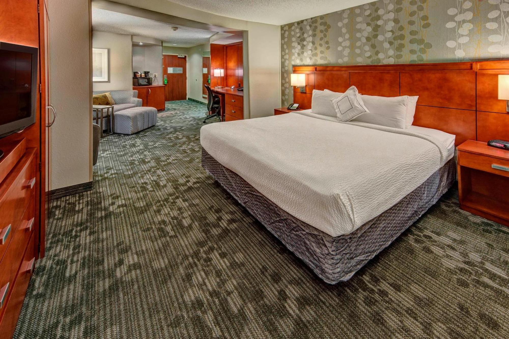 Courtyard By Marriott Alexandria Hotel Екстериор снимка