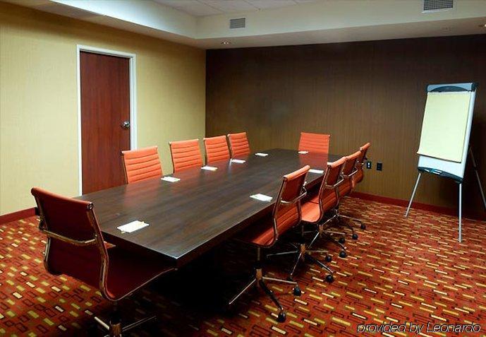 Courtyard By Marriott Alexandria Hotel Съоръжения снимка