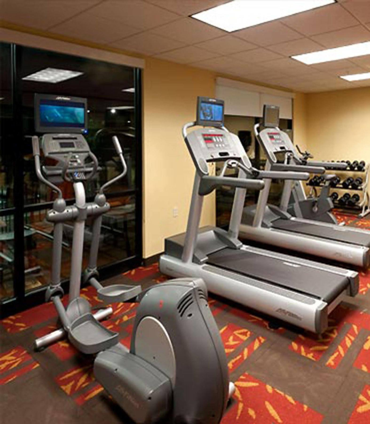 Courtyard By Marriott Alexandria Hotel Екстериор снимка