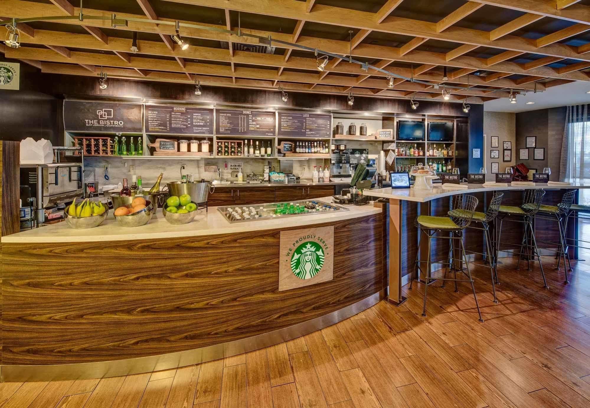 Courtyard By Marriott Alexandria Hotel Екстериор снимка